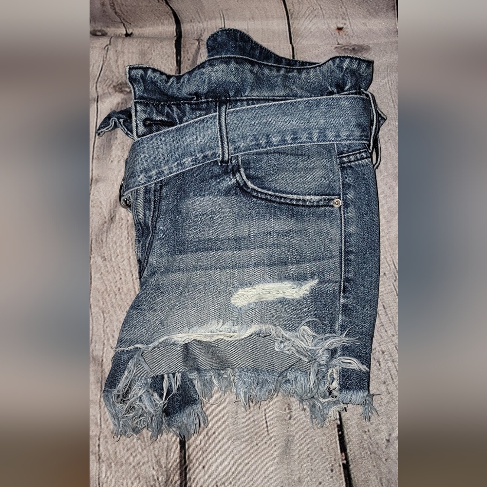 Shorts - Picture 4 of 5